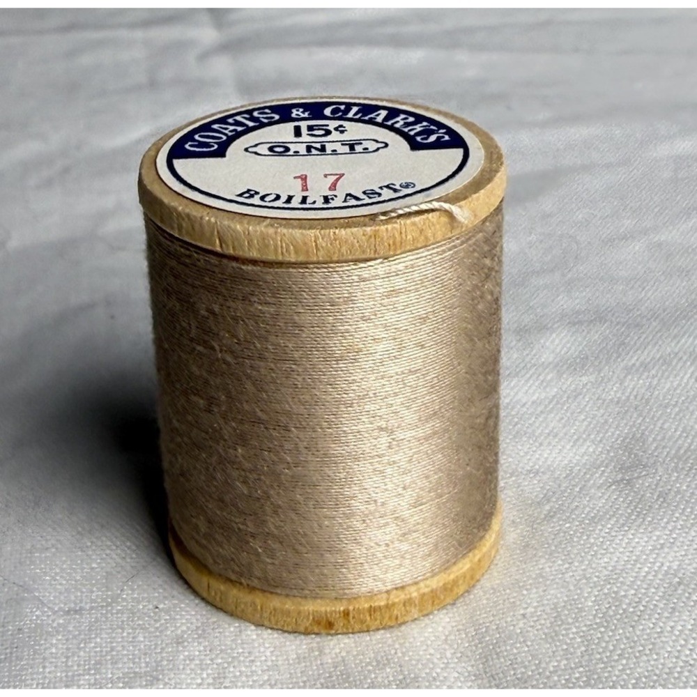 Vintage NEW Coats & Clark's 125 Yards #17 Buff Tan Beige Thread Wooden Spool